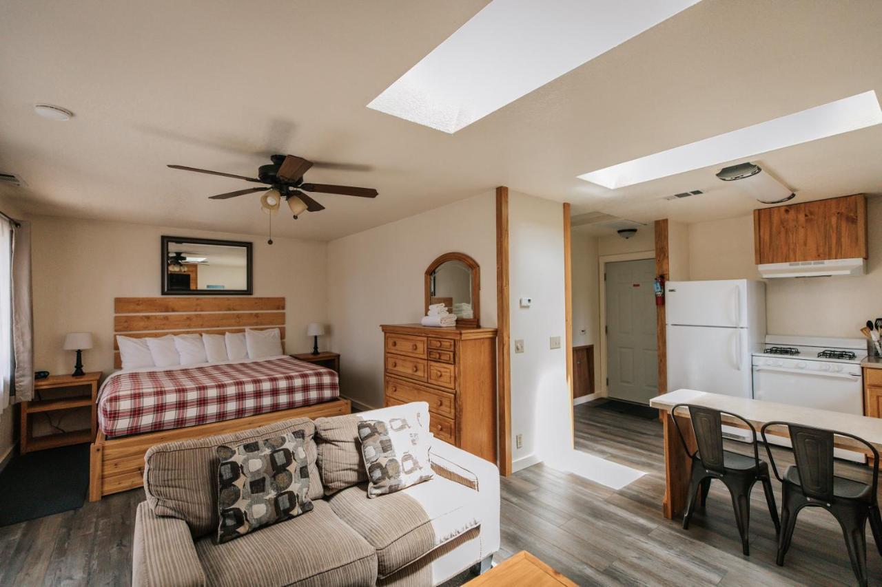 View Crest Lodge Тринидад Экстерьер фото
