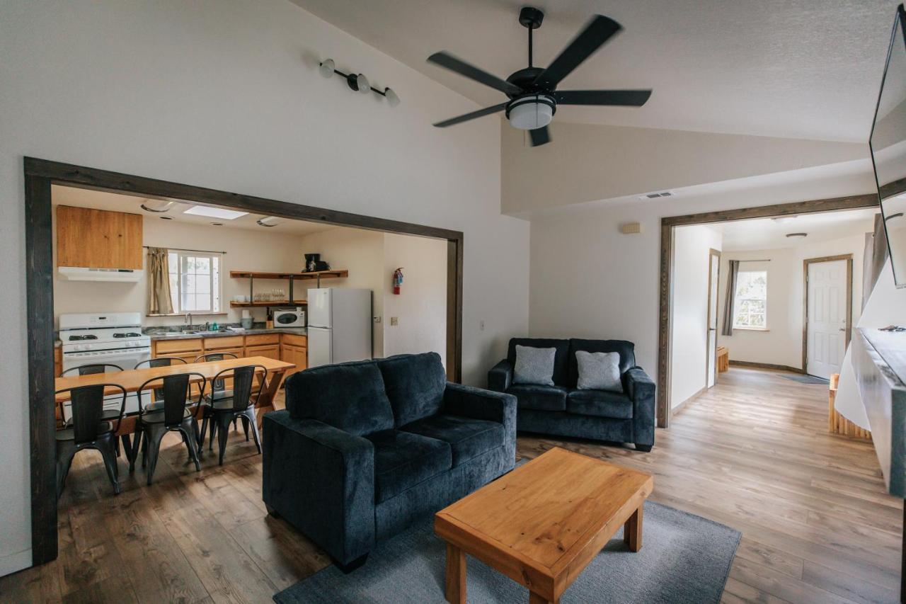 View Crest Lodge Тринидад Экстерьер фото