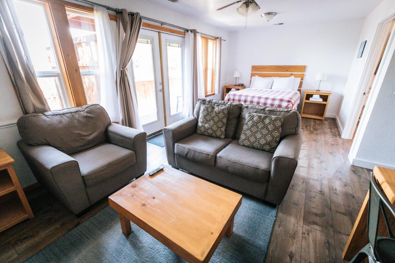 View Crest Lodge Тринидад Экстерьер фото